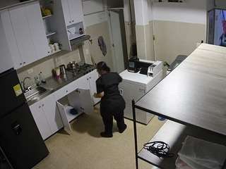 voyeurcam-jb-kitchen-1