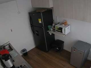 voyeurcam-jb-kitchen-2