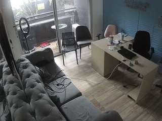 voyeurcam-jb-office-1