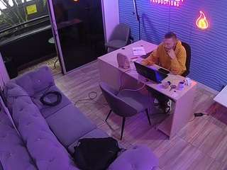 Voyeurcam-jb-office-1