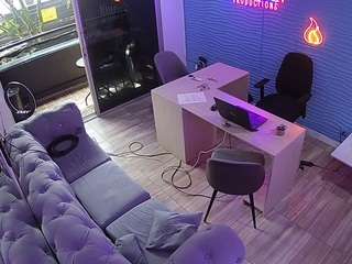 voyeurcam-jb-office-1