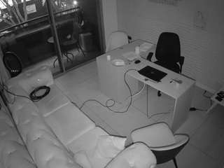 voyeurcam-jb-office-1