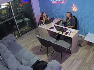 voyeurcam-jb-office-1