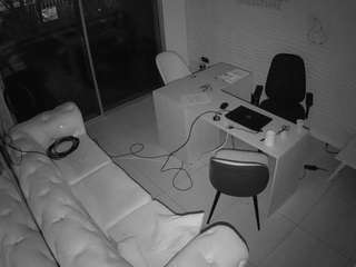 voyeurcam-jb-office-1