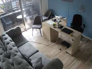 voyeurcam-jb-office-1