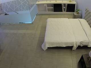 voyeurcam-jb-office-1