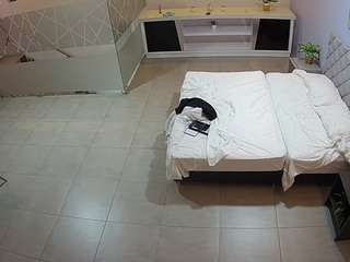 voyeurcam-jb-office-1