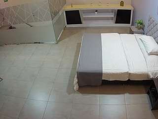 voyeurcam-jb-office-1