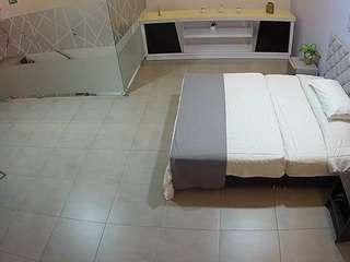 voyeurcam-jb-office-1