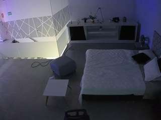 voyeurcam-jb-office-1