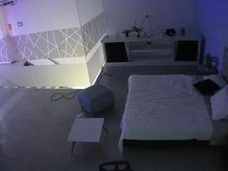 voyeurcam-jb-office-1