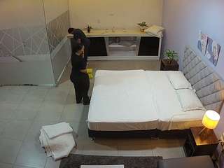 voyeurcam-jb-office-1
