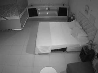 voyeurcam-jb-office-1