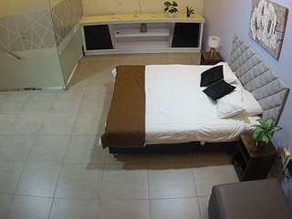 voyeurcam-jb-office-... webcam