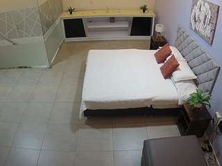 voyeurcam-jb-office-1