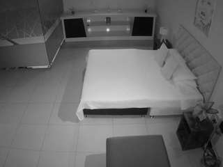 voyeurcam-jb-office-1