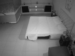 voyeurcam-jb-office-1