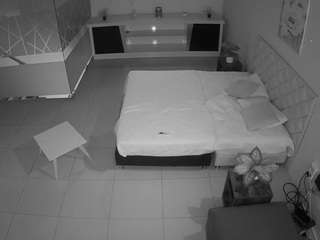 voyeurcam-jb-office-1