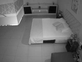 voyeurcam-jb-office-1