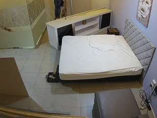 voyeurcam-jb-office-1