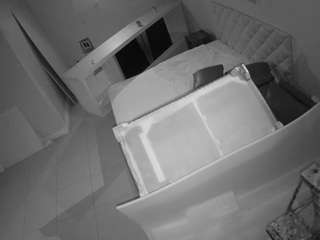 voyeurcam-jb-office-1