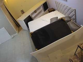 voyeurcam-jb-office-1