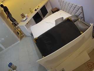 voyeurcam-jb-office-1