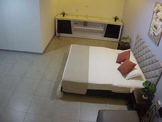 voyeurcam-jb-office-1