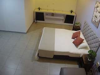 voyeurcam-jb-office-1