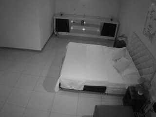 voyeurcam-jb-office-1