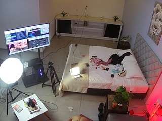 voyeurcam-jb-office-1