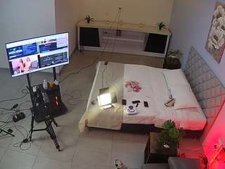 voyeurcam-jb-office-1