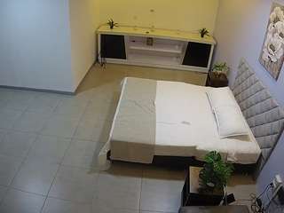 voyeurcam-jb-office-1