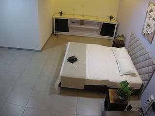 voyeurcam-jb-office-1