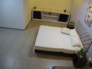 voyeurcam-jb-office-1