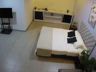 voyeurcam-jb-office-1