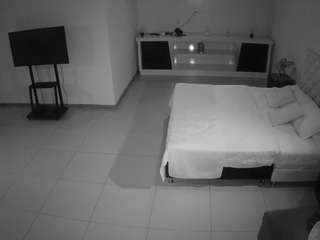 voyeurcam-jb-office-1