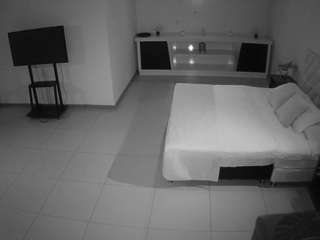 voyeurcam-jb-office-1