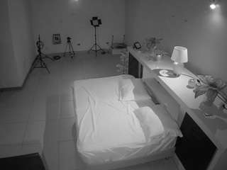 voyeurcam-jb-office-1