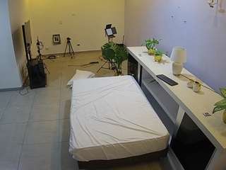 voyeurcam-jb-office-1