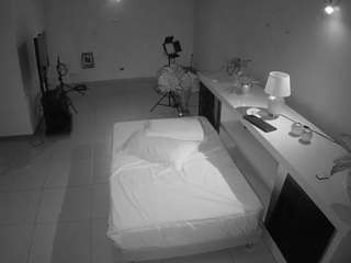 voyeurcam-jb-office-1