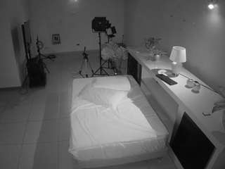 voyeurcam-jb-office-1