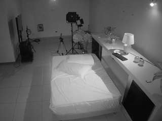 voyeurcam-jb-office-1