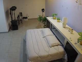 voyeurcam-jb-office-1