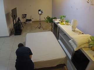 voyeurcam-jb-office-1