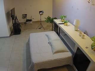 voyeurcam-jb-office-1