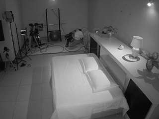 voyeurcam-jb-office-1