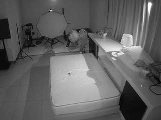 voyeurcam-jb-office-1