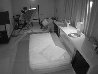 voyeurcam-jb-office-1