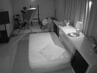 voyeurcam-jb-office-1